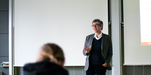 Bernd Wolk in der Vorlesung